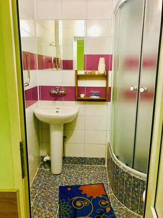 Гостевой дом Анна-Мария Адлер Трехместный стандарт 1 этаж/ отдельный вход-3