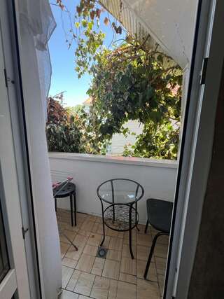 Гостевой дом Анна-Мария Адлер Трехместный номер с балконом-1