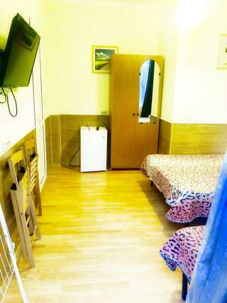 Гостевой дом Анна-Мария Адлер Трехместный стандарт 1 этаж/ отдельный вход-2